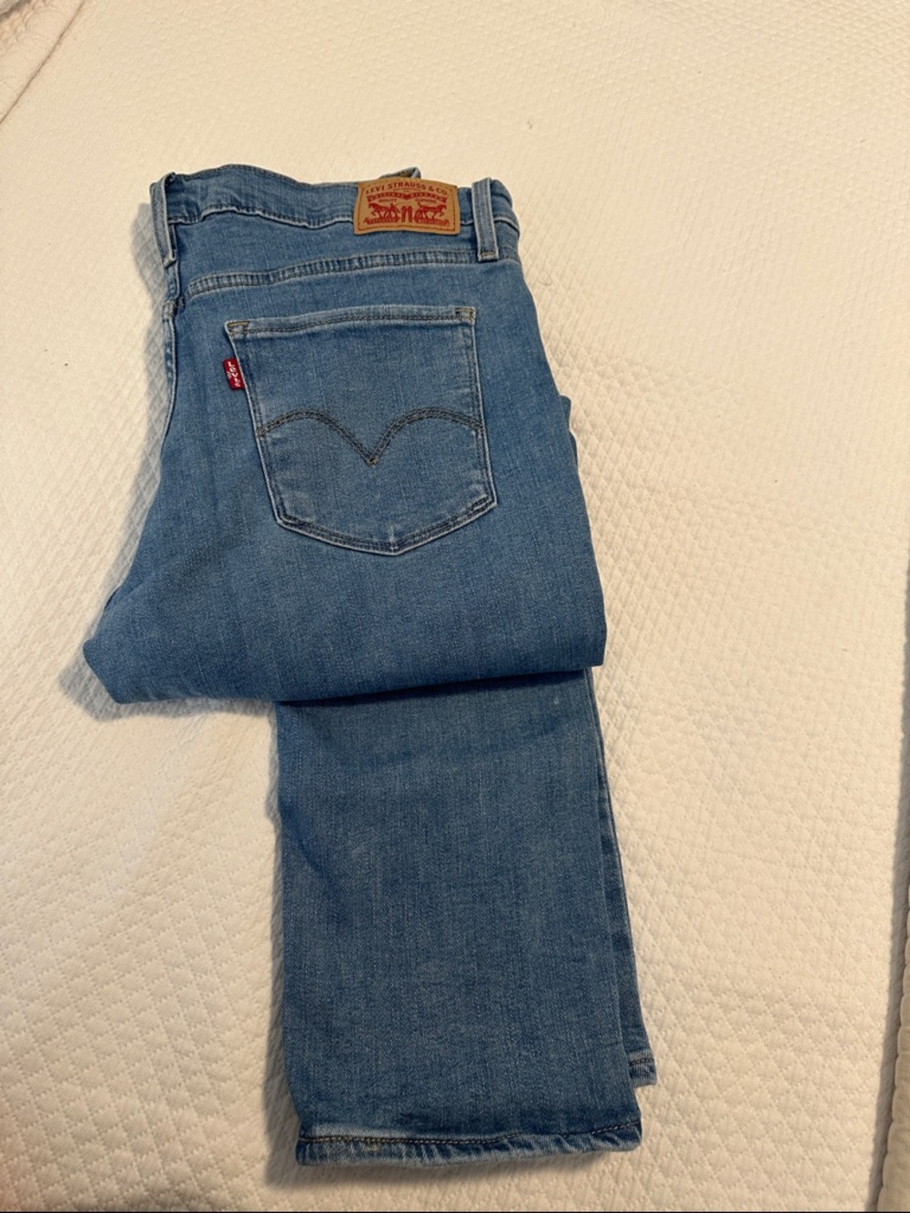 Levi's Women's Skinny Jeans in Medium Blue Wash